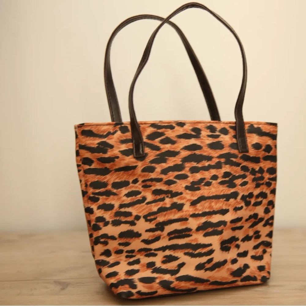 Leopard Print Tote Bag with Brown Handles - Picture 2 of 4
